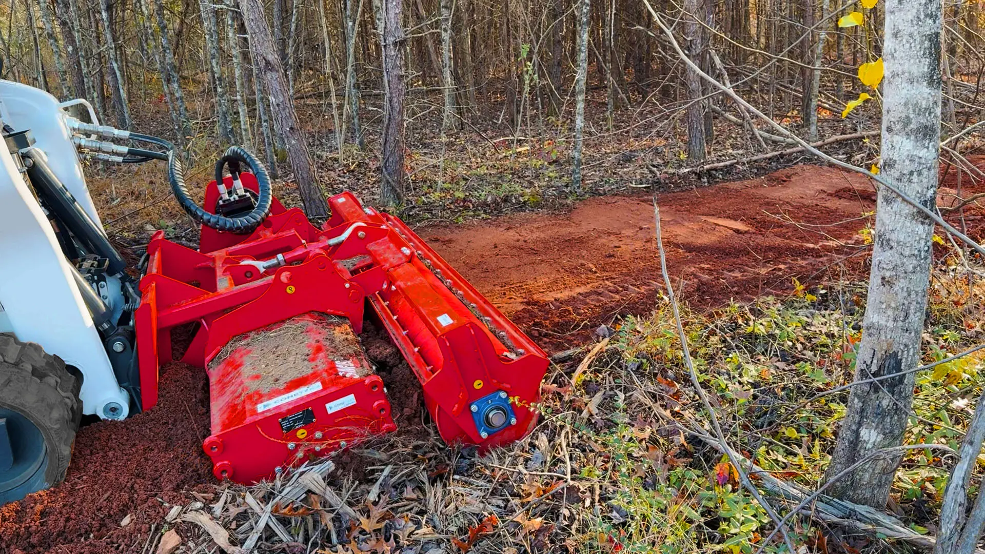 Zemes frēzēšana ar Coneteks frēzi